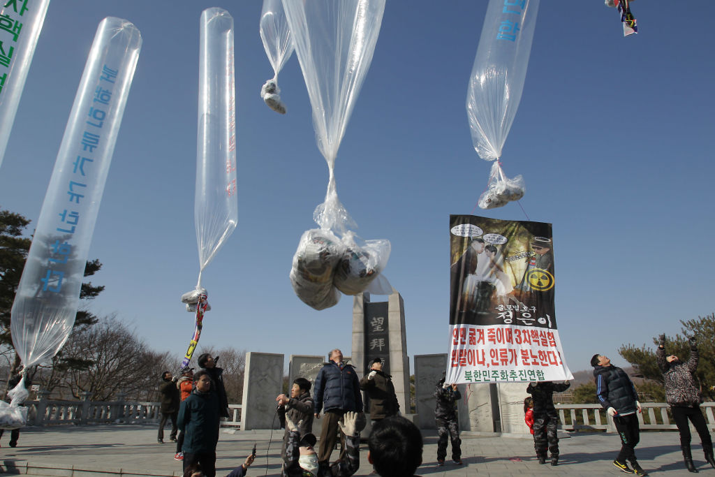 South Korea Warns Residents About Dangerous North Korean Balloons