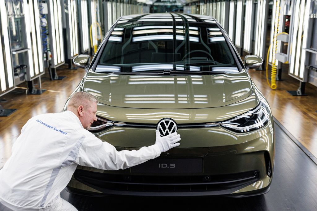 Volkswagen, Rivian Launch $5 Billion Partnership to Develop Platforms for Software-Defined Vehicles
