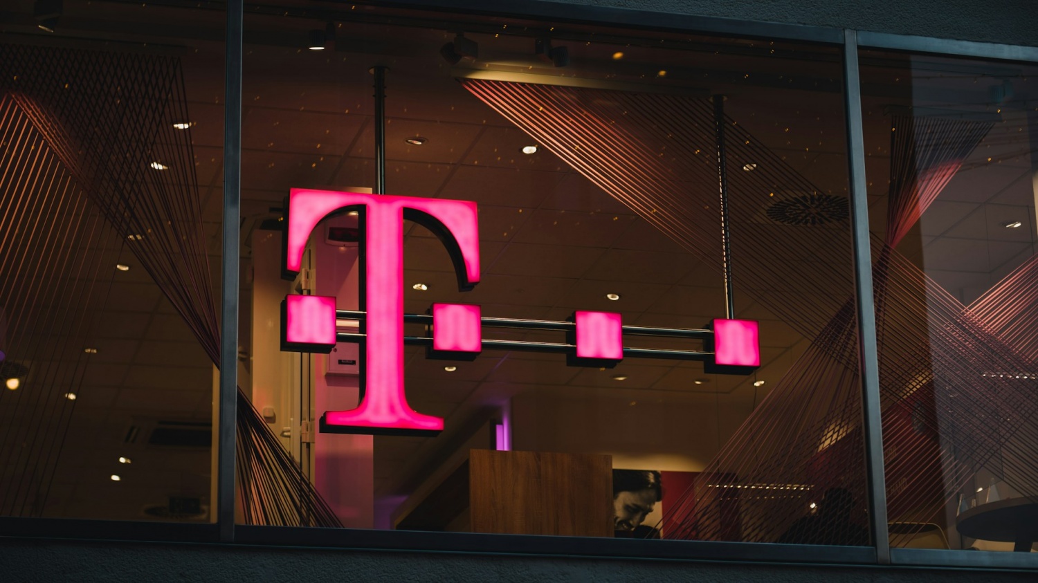 T-Mobile Hotspot Data Drain Annoys Users: VPNs and eSIMs Could Be Culprits