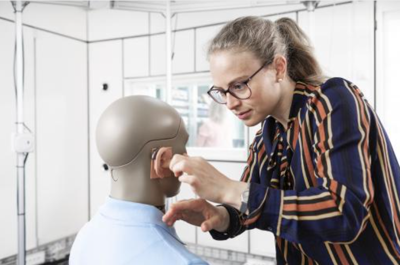 Phonak Audéo Sphere: Sonova Revolutionizes Hearing Aid Technology with AI Breakthrough