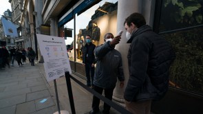 Apple Stores Walk-In Customers To Be Allowed in UK | Some Locations No Longer Need Appointments 