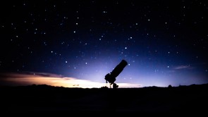圣诞节看星星吗?新的低成本望远镜现在可以在假日季节