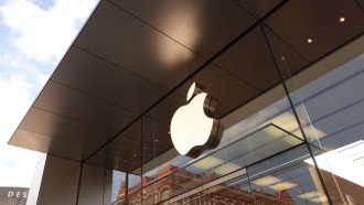 苹果Faces Shortages In iPhone Supplies Amid Turmoil In China