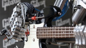 (病毒)TikToker使用机器人乐队玩最喜欢的歌曲!这是他如何构建它
