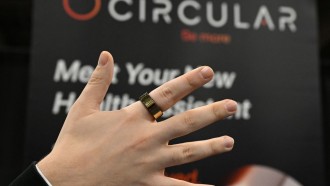 未来的苹果智能戒指可以使用皮肤，手势检测，根据专利