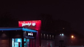 人工智能聊天机器人来温迪的平均可能更好的快餐连锁店的首席信息官说